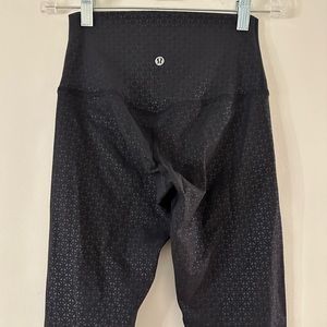Lululemon Align Black Embossed Lattice 25” size 4